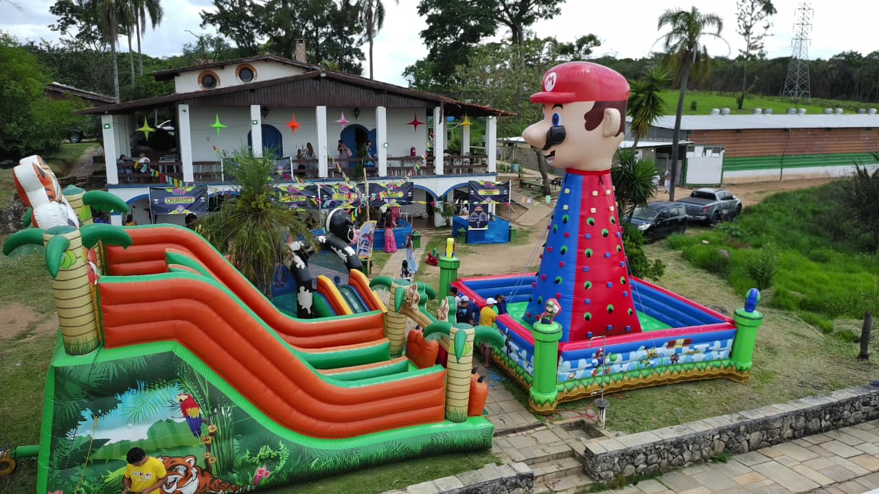 Escalada Inflável – Mario Bros 🍄⭐