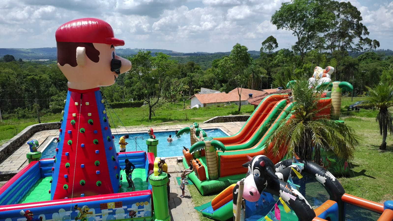 Escalada Inflável – Mario Bros 🍄⭐