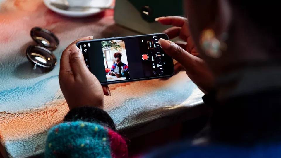 Câmera Mirrorless Canon EOS R50 Kit com Lente RF 18-45mm IS STM 13