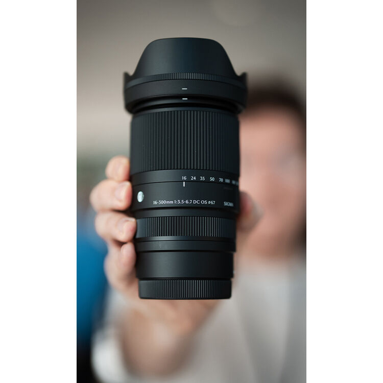 Lente Sigma 16-300mm f/3.5-6.7 DC OS Contemporary para Sony E-Mount (APS-C) 06 Lente Sigma 16-300mm f/3.5-6.7 DC OS Contemporary para Sony E-Mount (APS-C) 06
