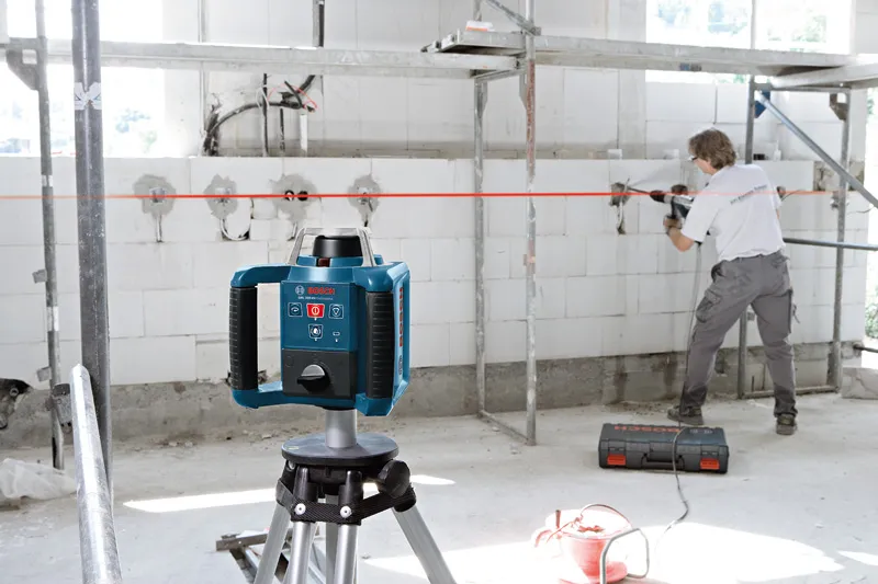 NIVEL A LASER 300M BOSCH COM TRIPE E ACESSORIOS COD 9304391