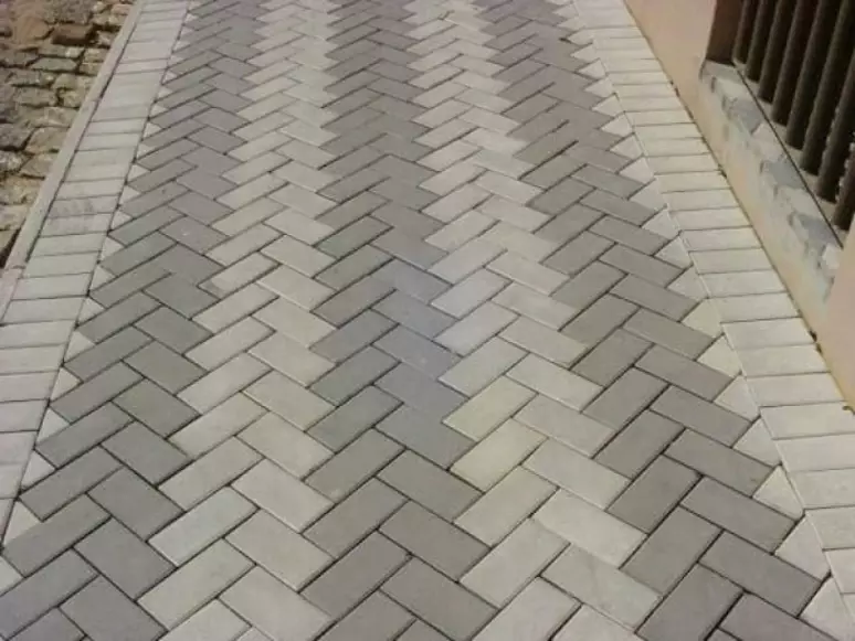 PAVER ACABAMENTO BISOTADO 4.5 CM  MOLDADO NATURAL 20 MPA