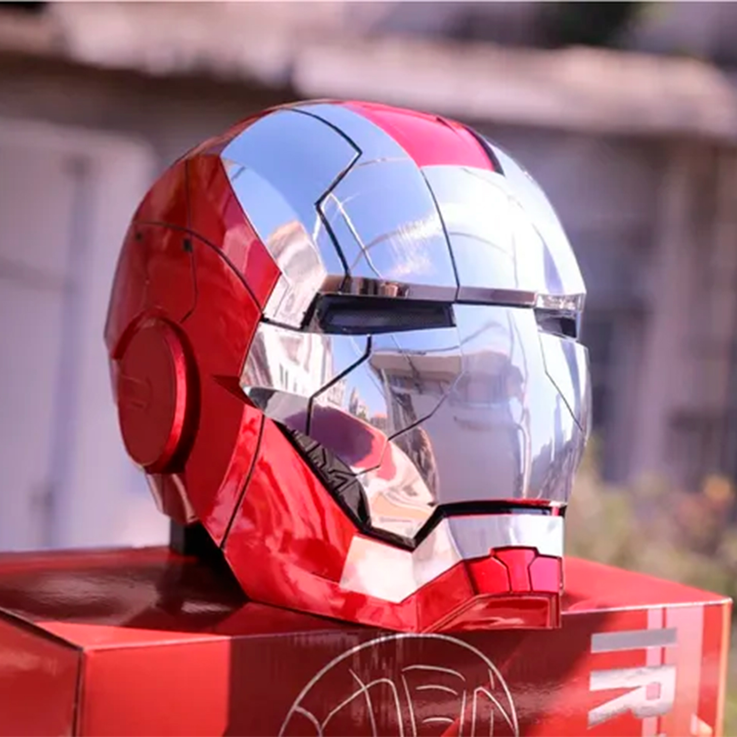 Avengers Legends Iron Man – Capacete Eletrônico com Comando de Voz