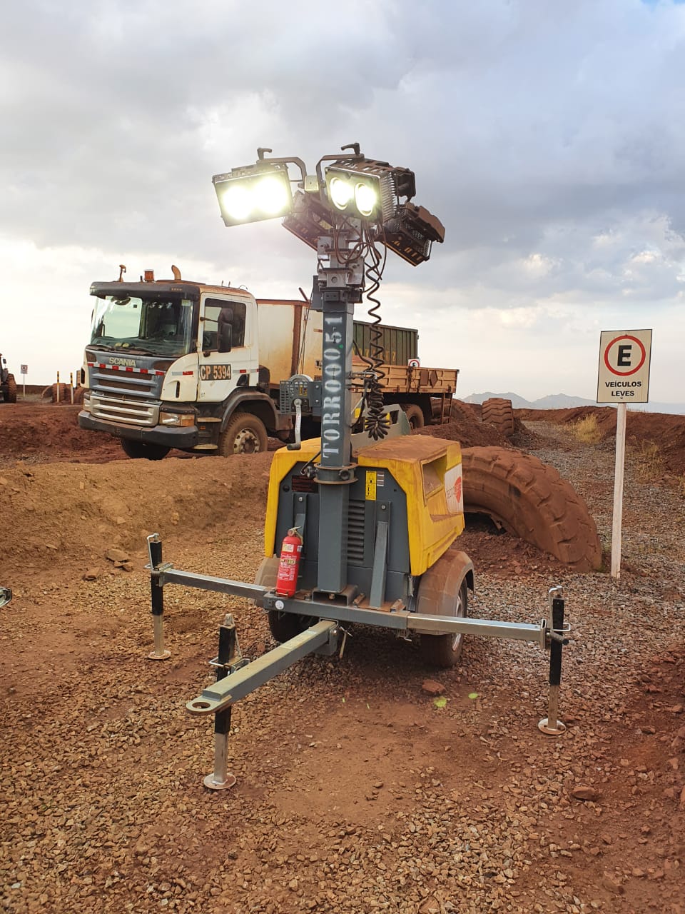 Torre de iluminação - V5 LED 1400W/5000M² (HILIGHT V5+)