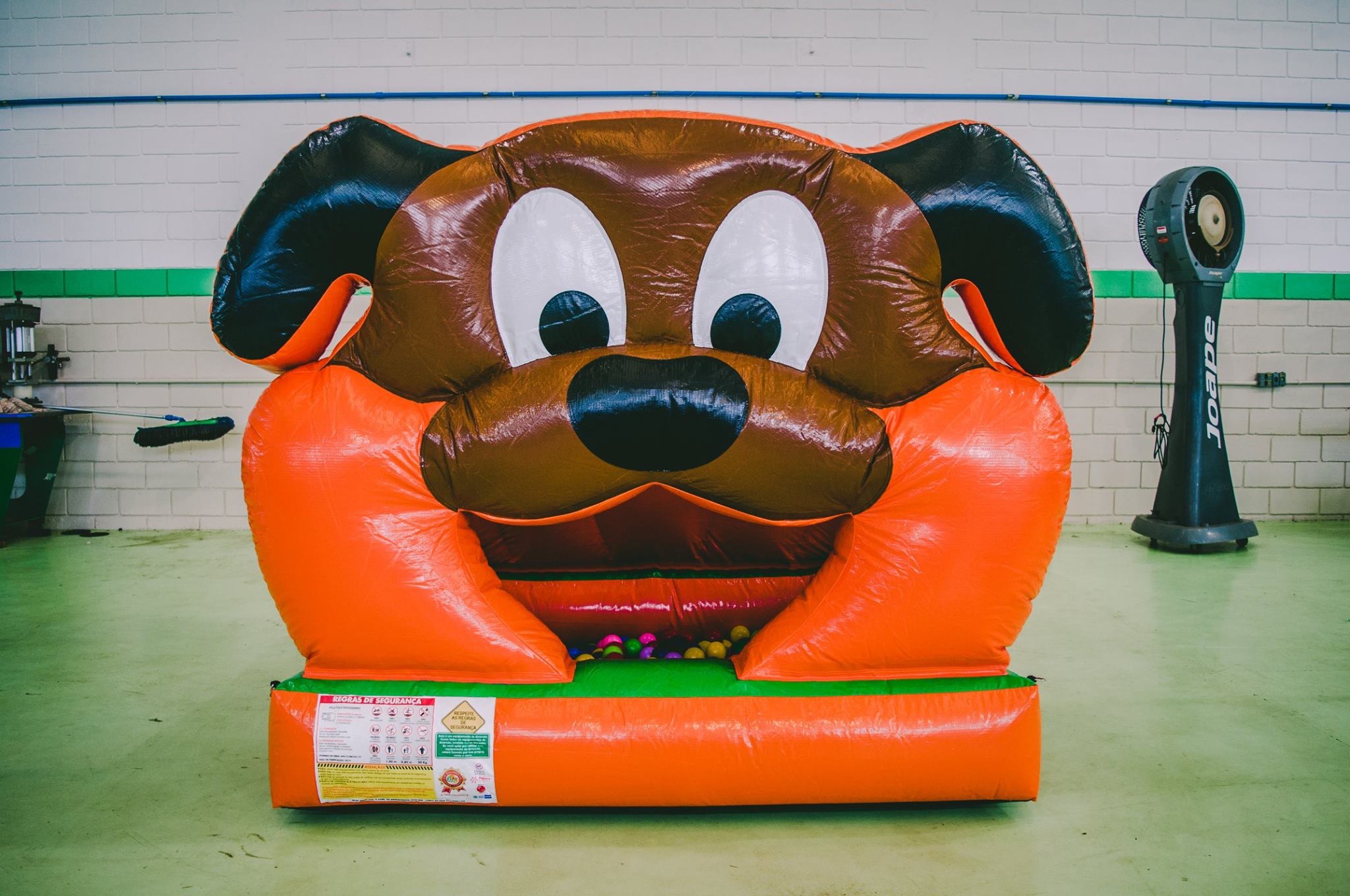 Piscina de bolinhas inflável Cachorrinho